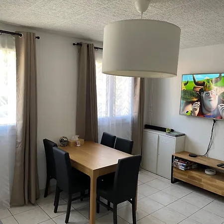 Apartment Jolie T3 Refait A Neuf A Marseille